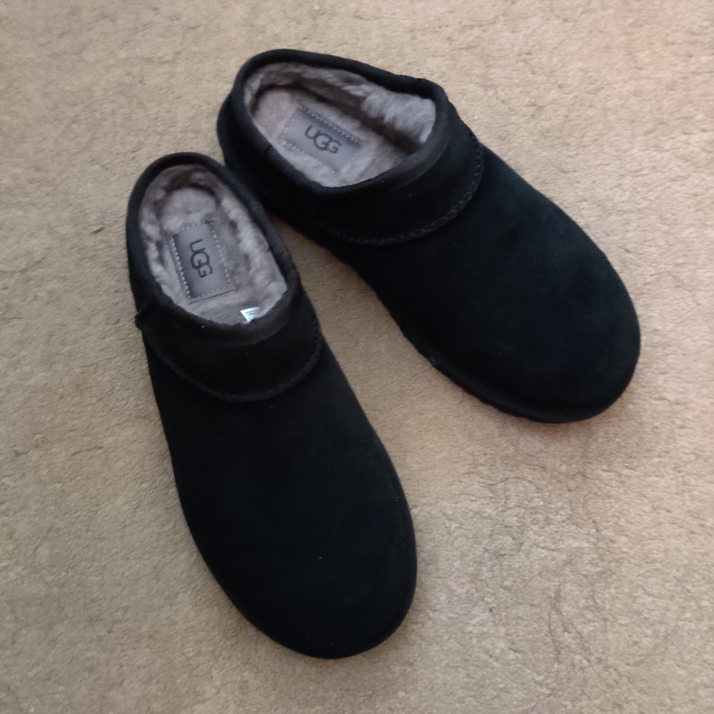 UGG suede classic slipper